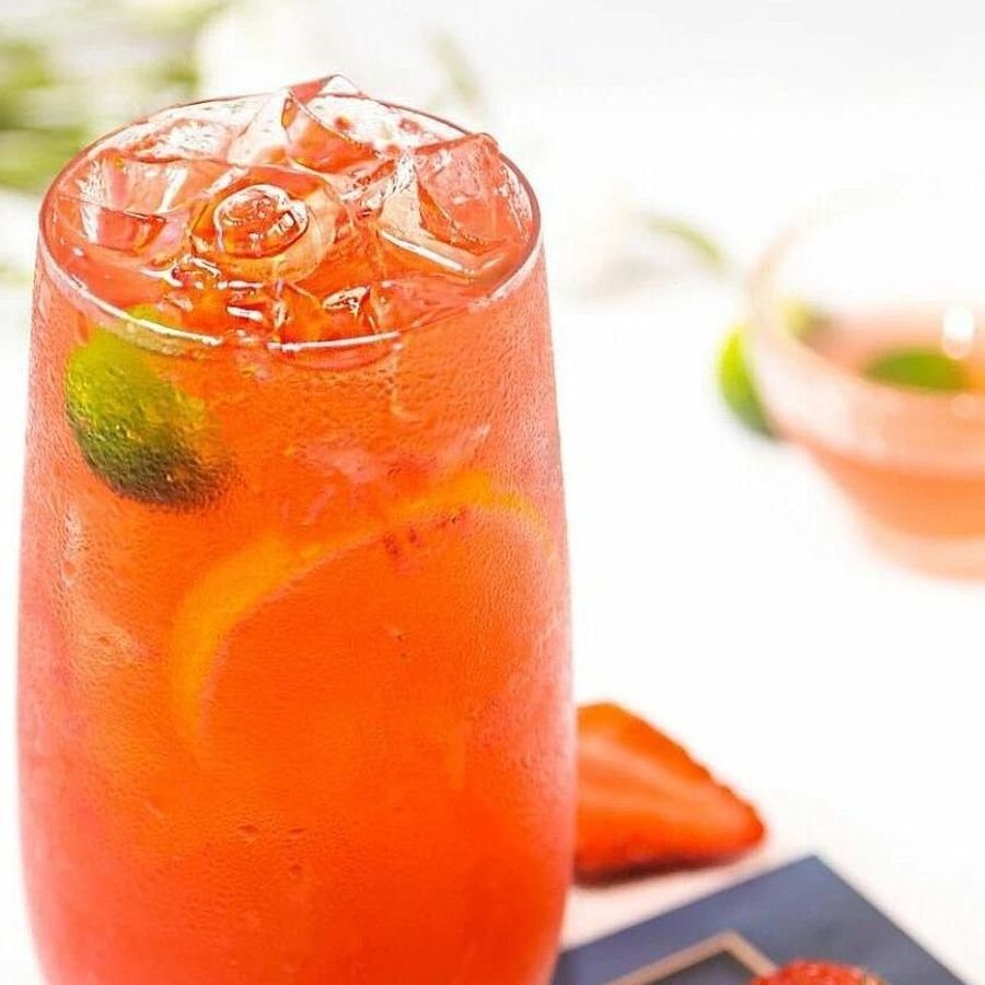 Strawberry fruit tea